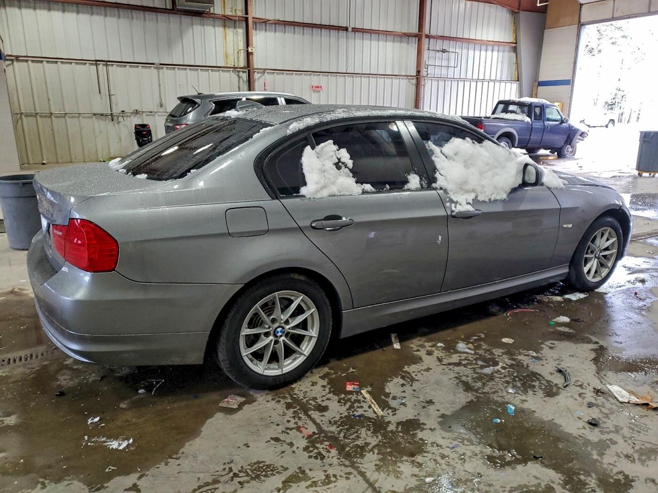 BMW 3 Series I Image 9