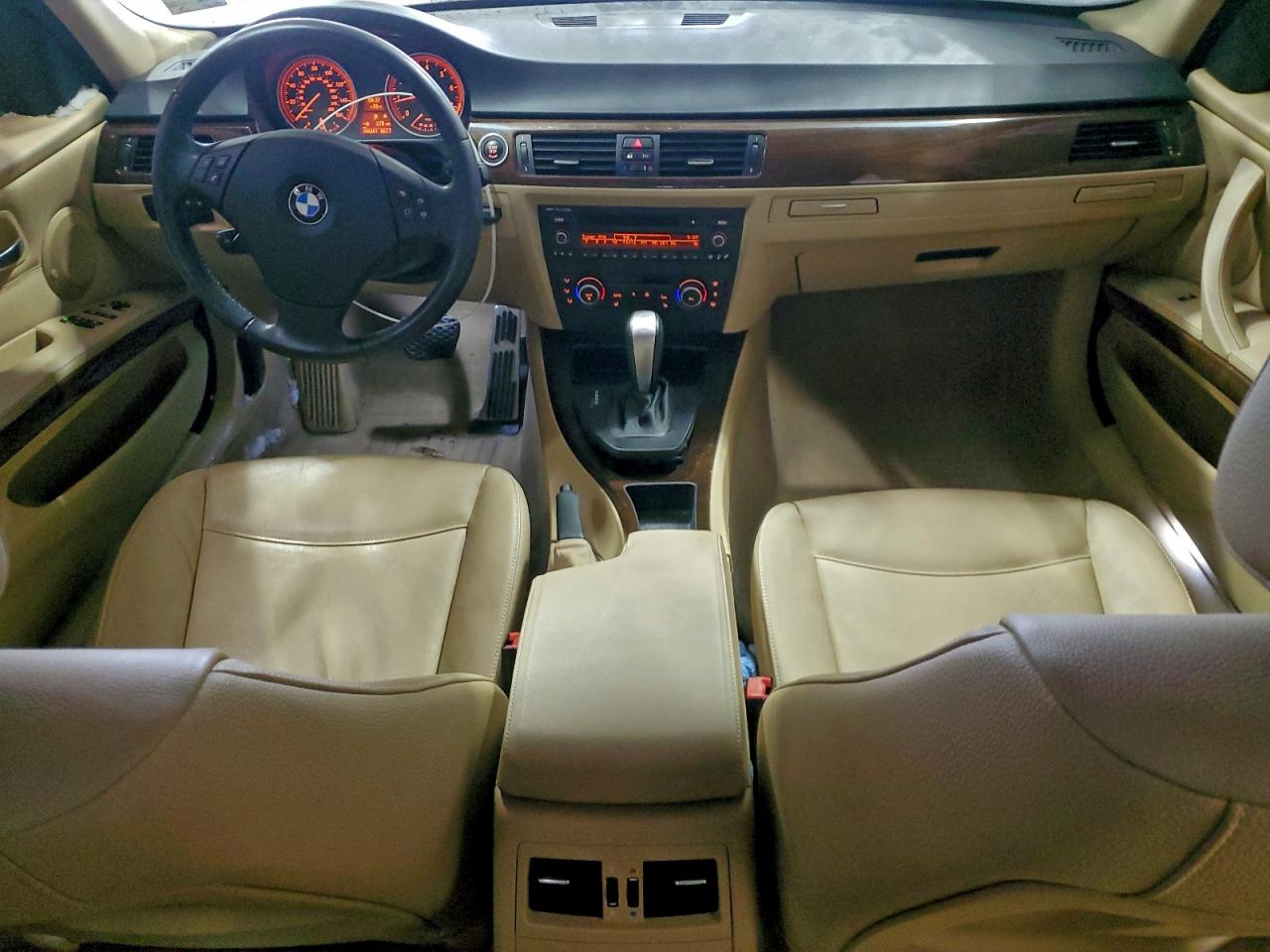 BMW 3 Series I Image 12