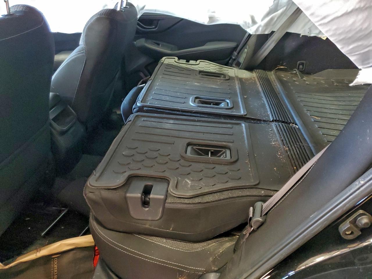 Subaru Legacy Image 9