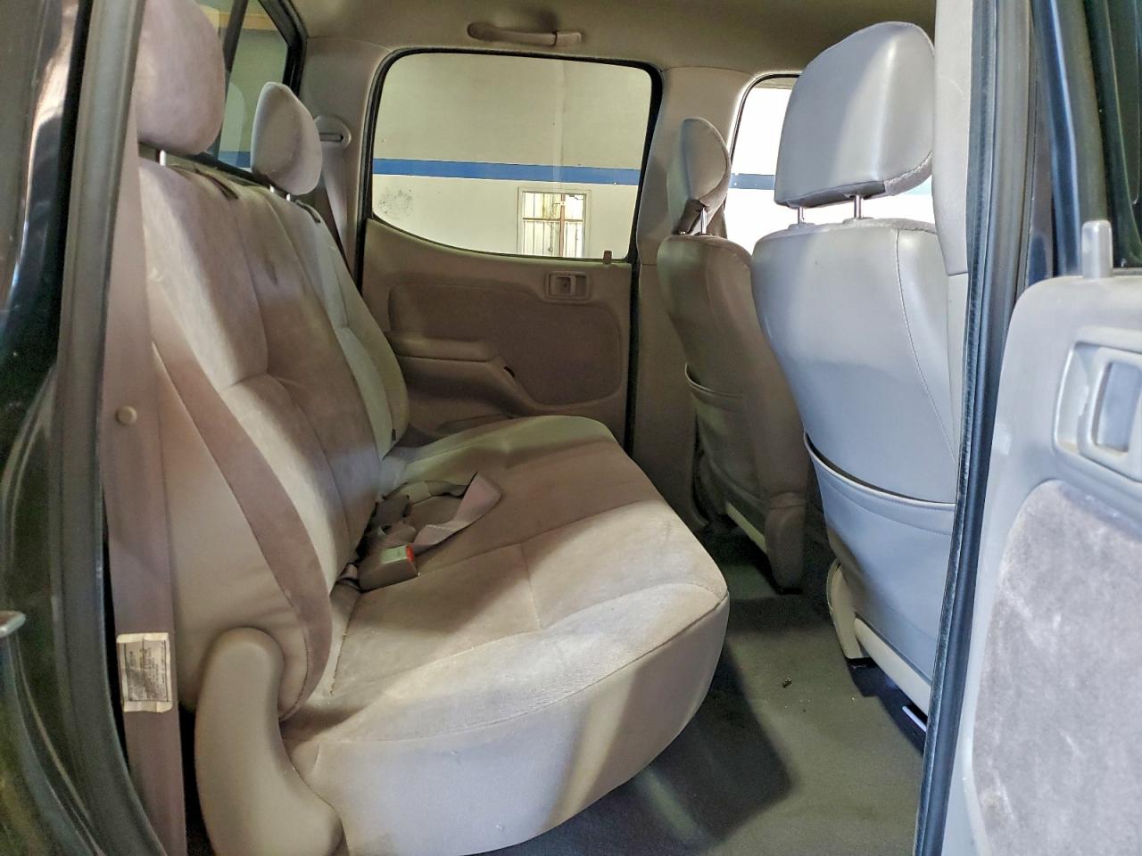 Toyota Tacoma Double Cab Image 12