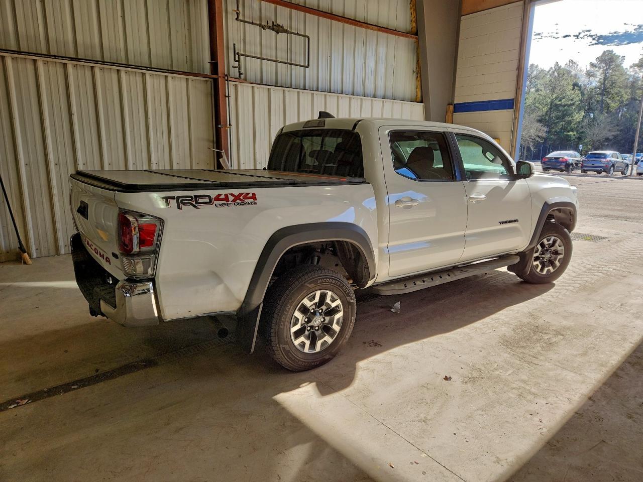 Toyota Tacoma Double Cab Image 11