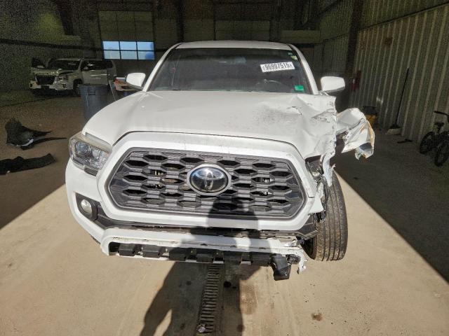 Toyota Tacoma Double Cab Image 2