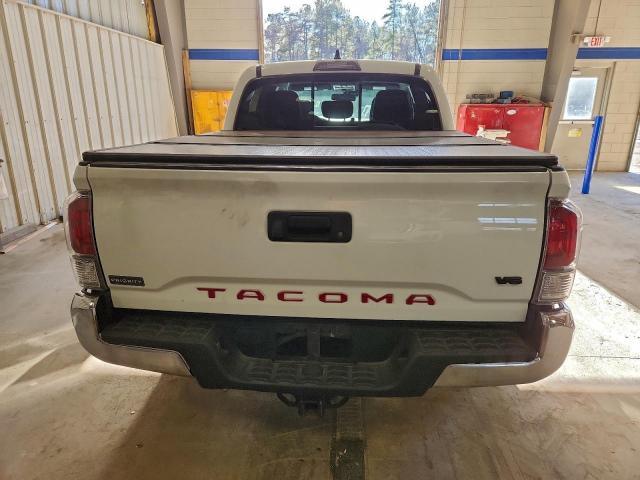 Toyota Tacoma Double Cab Image 7
