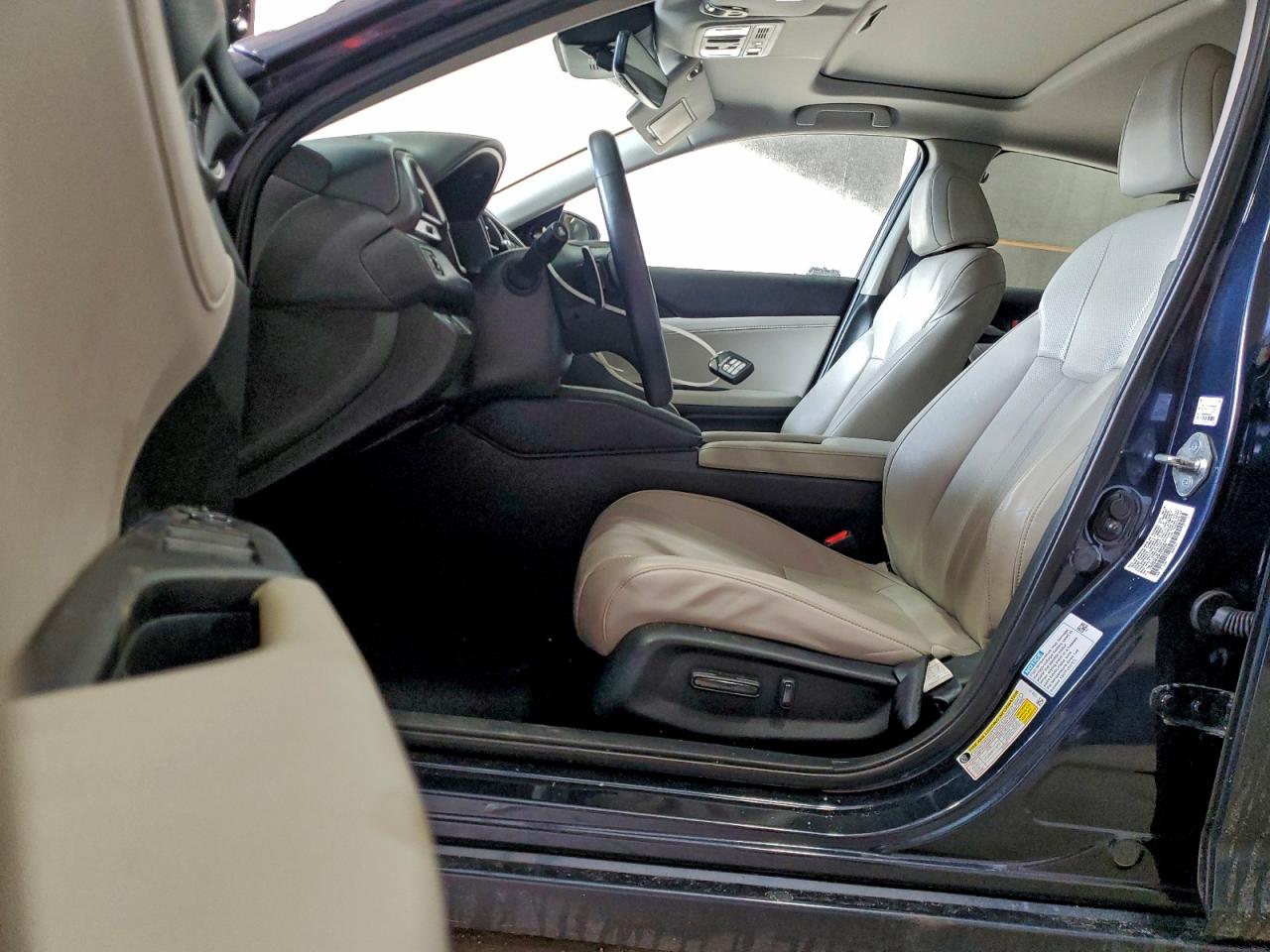 Honda Insight Touring Image 11