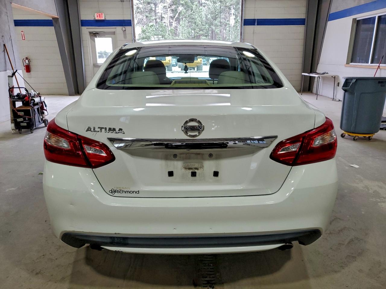 Nissan Altima 2.5 Image 9