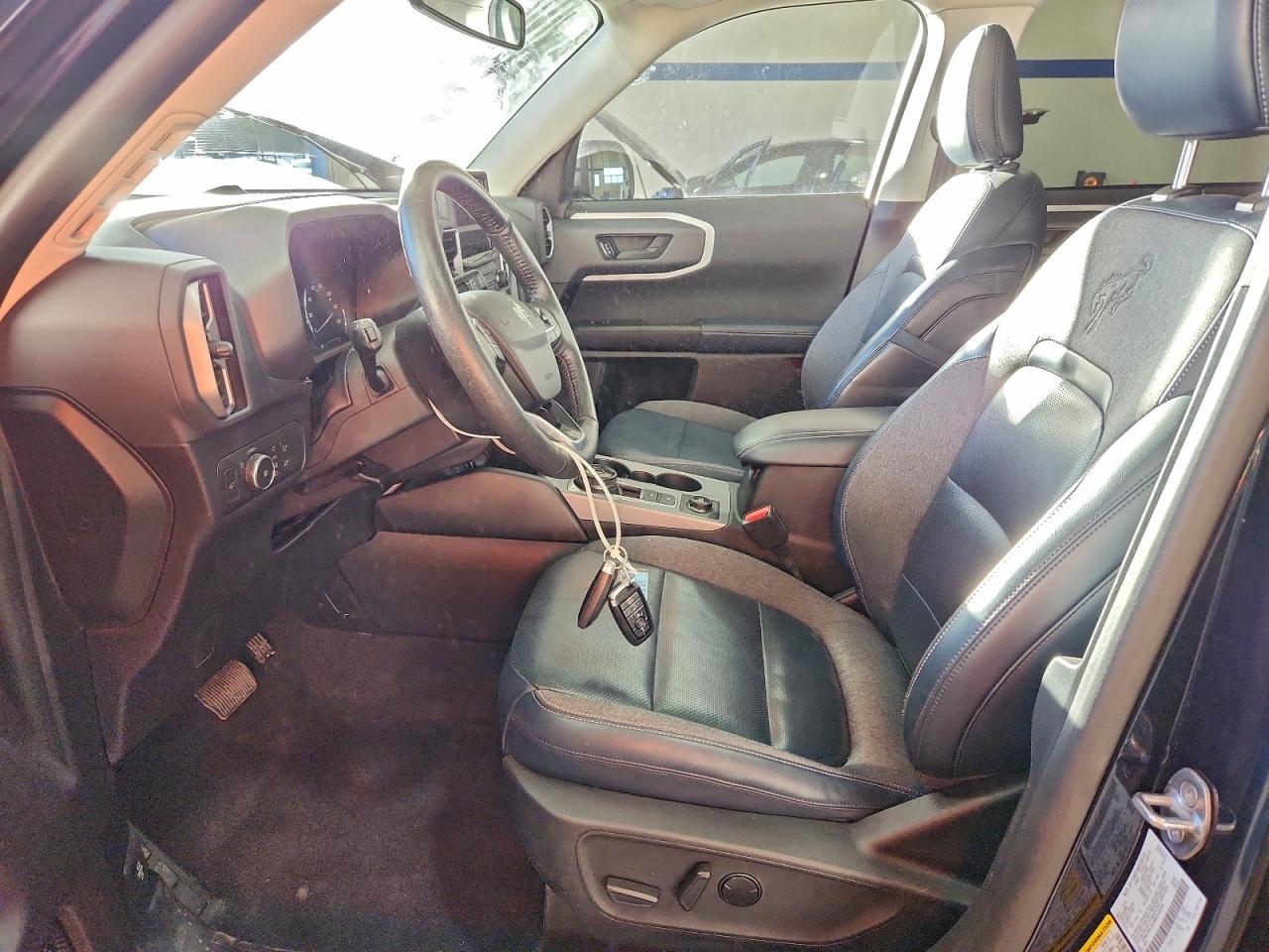 Ford Bronco Outer Banks Image 11