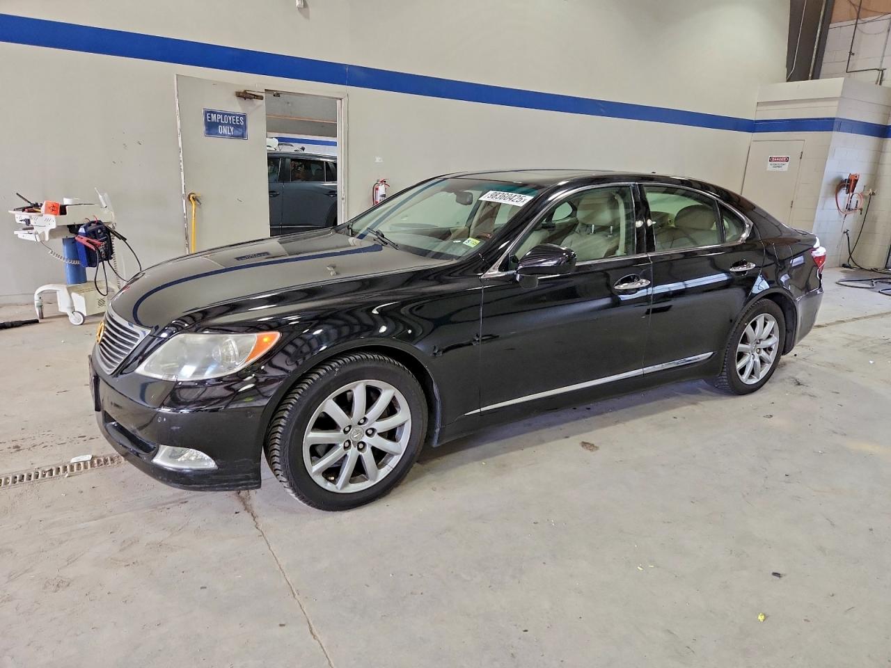 Lexus LS 460 Image 1