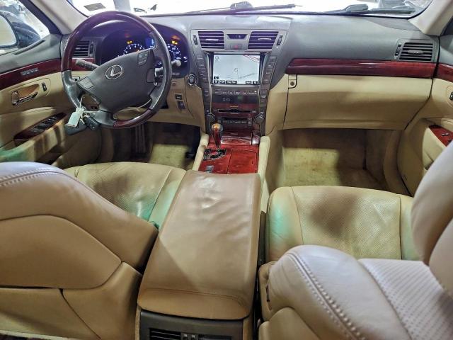 Lexus LS 460 Image 12
