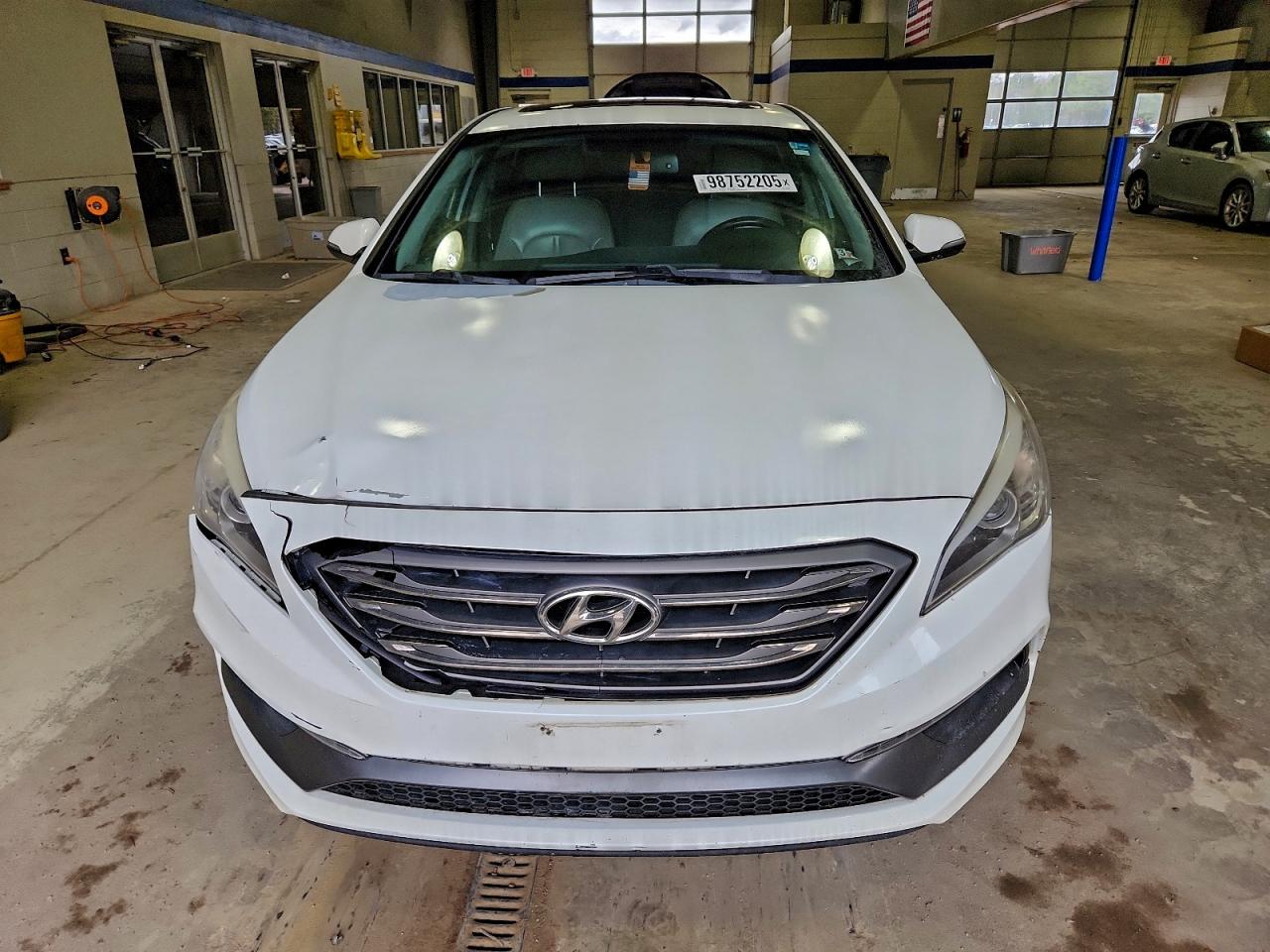 Hyundai SONATA Sport Image 2