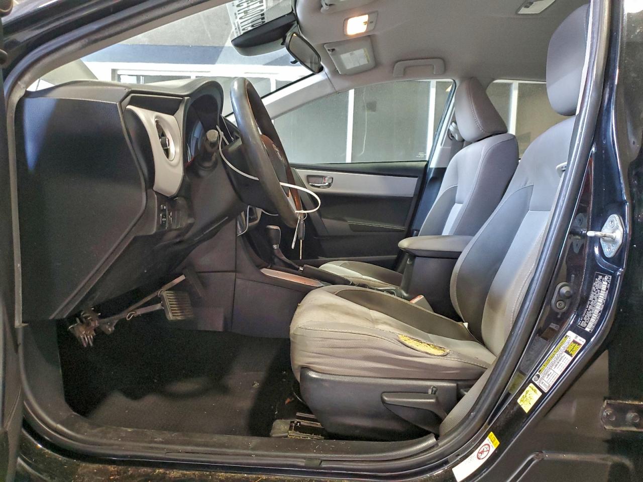 Toyota Corolla L Image 4