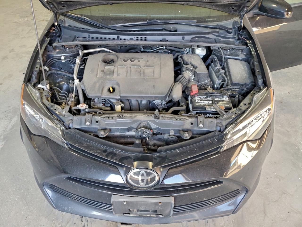 Toyota Corolla L Image 10