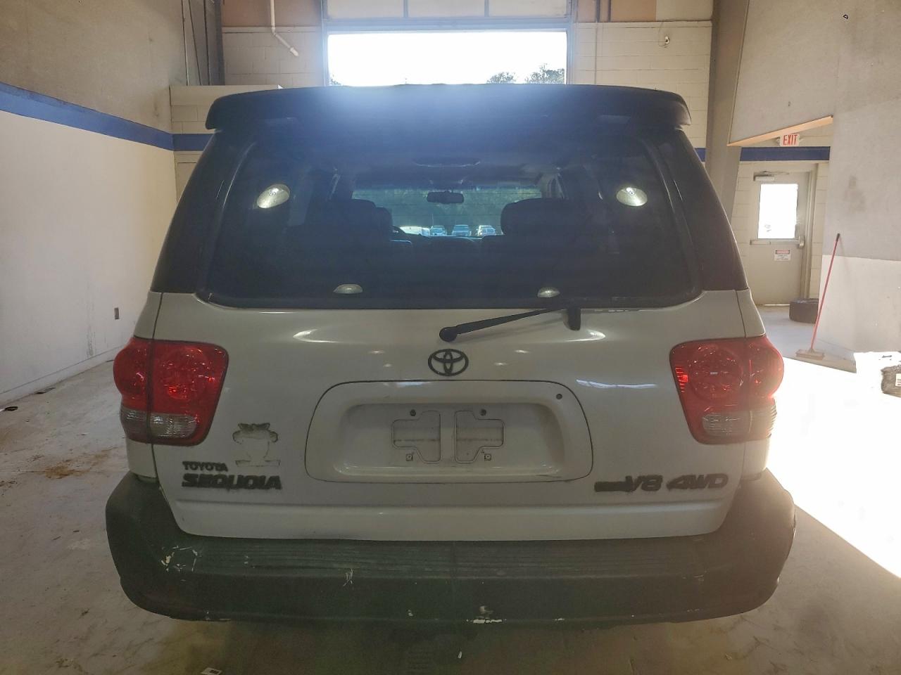 Toyota Sequoia Limited Image 2